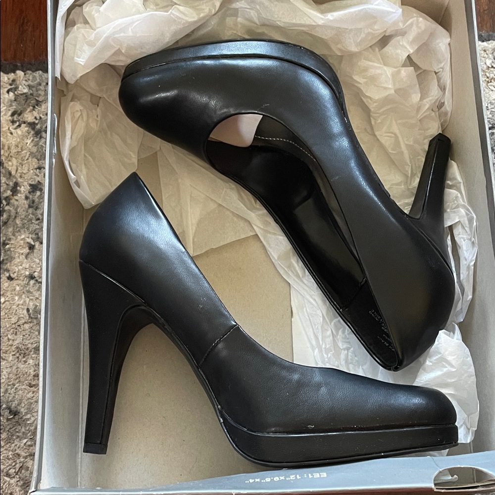 Apt. 9 Classic Black Heels